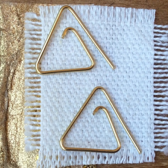 New Stylish tiny handcrafted Earrings Gold Finish - Picture 6 of 8